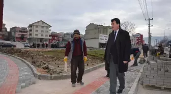 Bu Kaldırımlar Engellilere Yol Gösteriyor