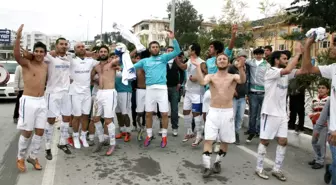 Güllük Belediyespor'da Şampiyon Sevinci