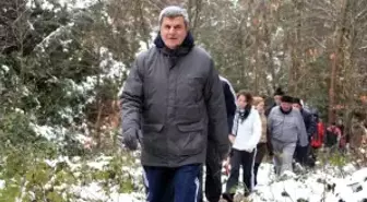 Sporseverler Karla Kaplı Çınarlıdere'de Yürüdü