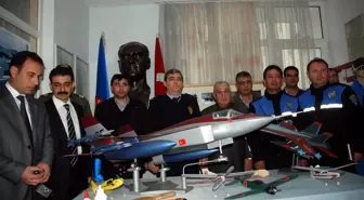 Silifke'de Polislere Model Uçak Kursu