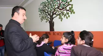 Gevaş'ta 'Okuma Ağacı' Uygulaması