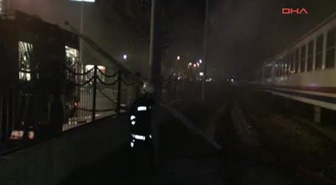 Adapazarı Garı'nda Yolcu Vagonu Yandı