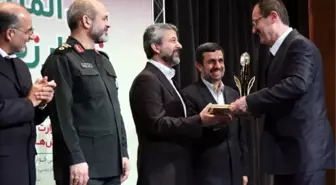'Harezmi Ödülü'ne Layık Görülen İlk Türk, Ödülü İran Cumhurbaşkanı'ndan Aldı