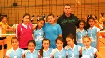 Zeytinlik İlköğretim'in Kızları Çeyrek Finalde