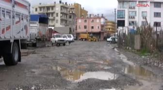 Bozuk Yolları Onarmayan Belediyeye Oltalı Protesto