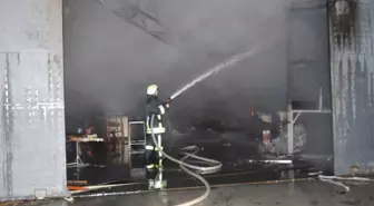 İki Mobilya Fabrikası Yandı