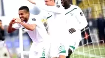 Tarzan Timsah'a Yem Oldu!