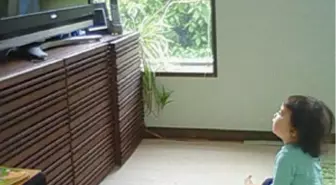 Üzerine Televizyon Düşen Çocuk Ağır Yaralandı