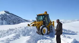 Şenkaya'da Kapalı Köy Yolları Açılıyor