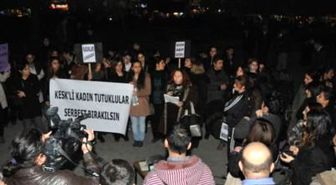Kadınlar Sevgililer Gününü Protesto Etti