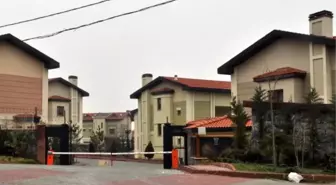 Oğlunu Bıçakla Öldürdü