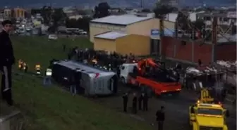 Yolcu Otobüsü Şarampole Devrildi
