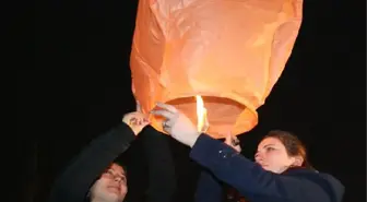 Ünye'de Sevgililer Günü, Uçan Fener Şenliği'nde Kutlandı