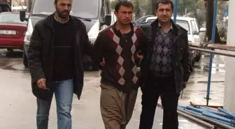 Sevgilisine Hediye Almak İçin Kız Kardeşinin Bileziklerini Gasp Etti