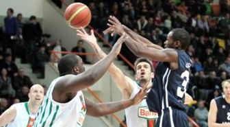 Banvit-Anadolu Efes: 76-67