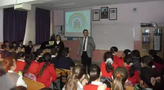 Akhisar'da Okullarda 'Dev Öğrenci' Projesi Anlatılıyor