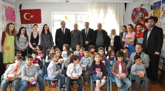 Bolu'da 'Temiz Dünya' İsimli Tiyatro Gösterimi Devam Ediyor