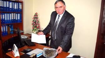 Mezarına Koydurtmak İçin Toprak İstedi
