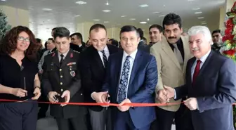 Öğrenciler Üniversiteden Giyinecek