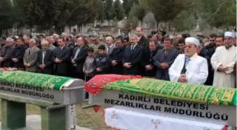 İki Kız Öğrenci Toprağa Verildi