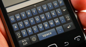 Iphone'un 'Dişli Rakibi' Blackberry Curve 9380 Türkiye'de