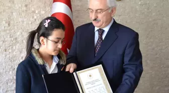 Şehit Ailelerine Devlet Ödünç Madalyası Verildi