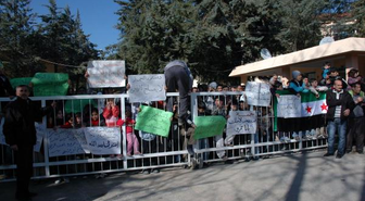 Çadır Kentlerdeki Suriyeliler Çatışmaları Protesto Etti