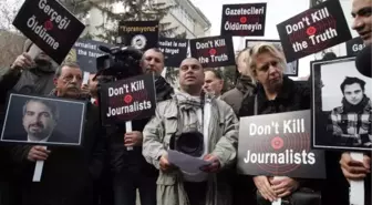 Gazeteciler, Suriye Büyükelçiliği Önünde Meslektaşlarının Öldürülmesini Protesto Etti