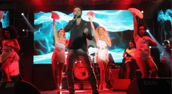 İzmir'de Murat Boz İzdihamı