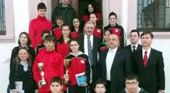 Ayvalık'ta Atatürk'ün İ.ö.o.'nun Başarısı Kaymakamı Memnun Etti