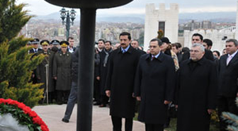 Azerbaycan Vatandaşları Hocalı Abidesi'ni Ziyaret Ediyor