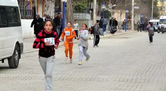 Öğrenciler Birincilik İçin Yarıştı