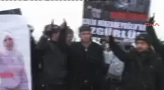 C Lideri İçin Protestoda Bulundular