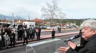 Devlet Karayolunun Ayırdığı İki Mahalle Arasına Üst Geçit