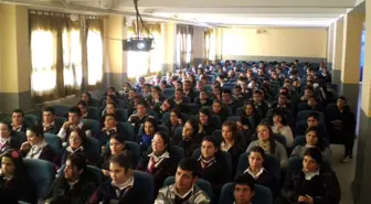 Öğrencilere İnsan Hakları Öğretiliyor