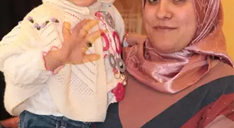 Meryem Bebek Annesinin Böbreğiyle Hayata Tutundu