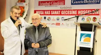 Gazeteciler Sanatçı Meslektaşına Destek Verdi