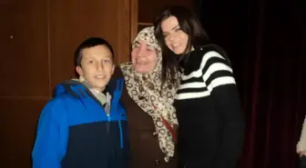 Güzel Model ve Oyuncu Sevil Uyar'dan Sökeli Hemşerilerine Selam