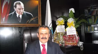 Başkan Ayanoğlu, Kadınlar Günü'nü Kutladı