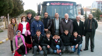 Burhaniye'de Öğrencilerden Başkan Kayacık'a Otobüs Teşekkürü