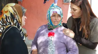 AK Parti'li Kadınlar Şehit Annelerini Unutmadı