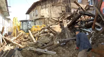 Yağış Simav'da Ev Yıktı