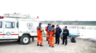 Polisten Kaçarken 'Derede Kayboldu'