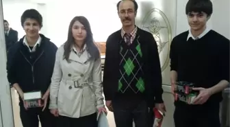 Fen Lisesi Öğrencilerinden Huzurevine Ziyaret