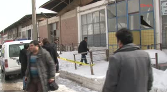 Temizledikleri Çatı Çöktü, 3 Kişi Yaralandı