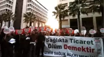 İzmir'de Sağlıkçılardan Protesto