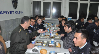Vanlı Öğrencilere Moral Yemeği