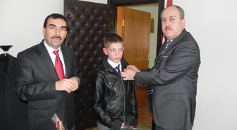Centilmen Kaleciye Küçük Altınlı Tebrik