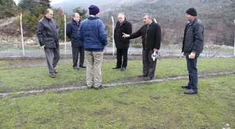 Gençlik ve Spor Bakanlığı Yetkilileri Alaplı Futbol Sahasını İnceledi