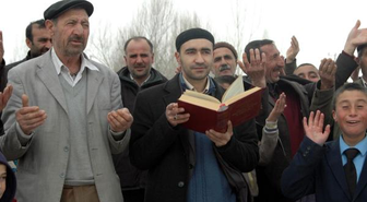 Kardan Bıkan Köylüler Güneş Duasına Çıktı